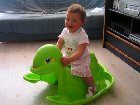 chloé sur sa basculle!!!!